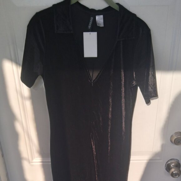 DIVIDED BLACK VELOUR JUMPSUIT SIZE M MEDIUM NEW WITH TAGS SHORT SLEEVES HALF-ZIP - Picture 1 of 15